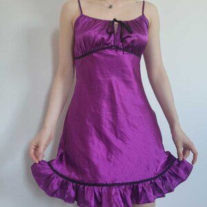 Vintage silky milkmaid slip dress with ruffles ✦ purple and black mini night gow